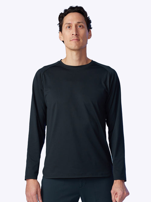 Close-up detailing the subtle, luxurious texture of the Seamfinity Long Sleeve Shirt in Onyx.